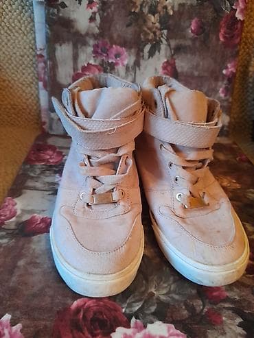 Patike roze, br 39. Materijal platno/koža oprane, očuvane na lalafo.rs — 4 Patike roze, br 39. Materijal platno/koža oprane, očuvane — 4