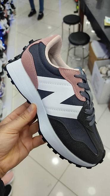 New Balance 327 patike
Novo
Brojevi 36 do 44
fb Moja Kupovina 1 na lalafo.rs — 7 New Balance 327 patike
Novo
Brojevi 36 do 44
fb Moja Kupovina 1 — 7