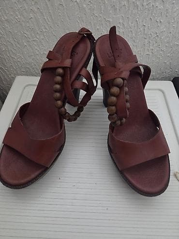 UGG sandale br.39 nove donete iz inostranstva na lalafo.rs — 2 UGG sandale br.39 nove donete iz inostranstva — 2