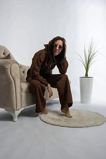 Totalna rasprodaja!!! Komplet trenerka: 3000 dinara Veličina: S M L na lalafo.rs — 2 Totalna rasprodaja!!! Komplet trenerka: 3000 dinara Veličina: S M L — 2