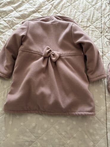 Kaputic i bundica za devojcice velicina 4,malo noseno,komad 2000dinara na lalafo.rs — 5 Kaputic i bundica za devojcice velicina 4,malo noseno,komad 2000dinara — 5