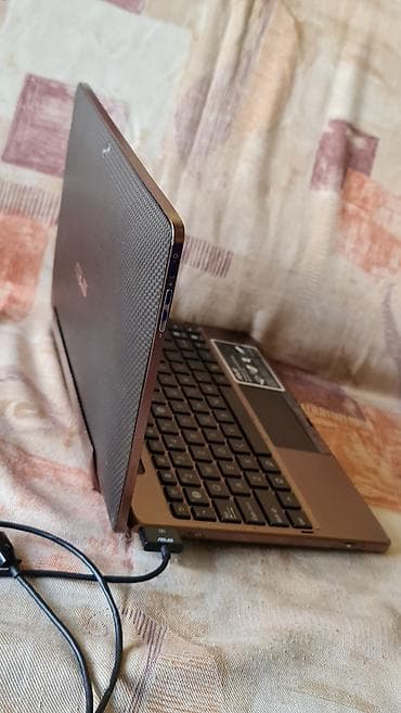 ASUS Transformer – 2‑u‑1 tablet/laptop sa dock tastaturom - Serija na lalafo.rs — 4 ASUS Transformer – 2‑u‑1 tablet/laptop sa dock tastaturom - Serija — 4