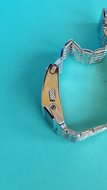 Unikatni digitalni narukvica-sat sa poklopcem - Futuristički dizajn na lalafo.rs — 4 Unikatni digitalni narukvica-sat sa poklopcem - Futuristički dizajn — 4