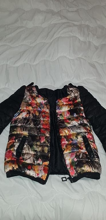 Jakna za prelatni period crna sa sarenim na prwdnjoj strani.Ima na lalafo.rs — 5 Jakna za prelatni period crna sa sarenim na prwdnjoj strani.Ima — 5