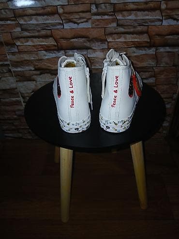 Beli visoki patike – “Peace & Love” Limited Edition - Dizajn na lalafo.rs — 5 Beli visoki patike – “Peace & Love” Limited Edition - Dizajn — 5