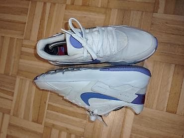 Nike patike – bele sa ljubičasto/plavim detaljima UG 26cm - Model na lalafo.rs — 4 Nike patike – bele sa ljubičasto/plavim detaljima UG 26cm - Model — 4