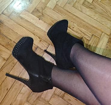 Crne ženske ankle čizme na visoku potpeticu. - Model: antilop/velur na lalafo.rs — 1 Crne ženske ankle čizme na visoku potpeticu. - Model: antilop/velur — 1