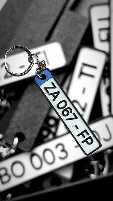 Privesci za ključeve u obliku registarskih tablica - Mini replike na lalafo.rs — 3 Privesci za ključeve u obliku registarskih tablica - Mini replike — 3