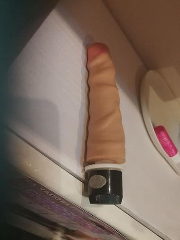 Vibrator silikonski na dve baterije na lalafo.rs — 1 Vibrator silikonski na dve baterije — 1