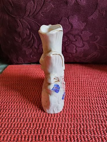 Sport & Hobby: Figura,vaza nova,vintaz,porcelanska. Visina. 13cm at lalafo.rs — 8 Sport & Hobby: Figura,vaza nova,vintaz,porcelanska. Visina. 13cm — 8