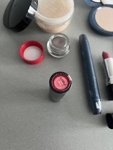 Avon sminka novo avon puder novo puder sa ogledalo i aplikatorom na lalafo.rs — 8 Avon sminka novo avon puder novo puder sa ogledalo i aplikatorom — 8