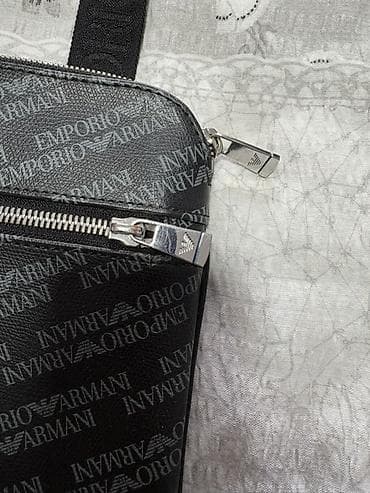 Cena ide po komadu Emporio Armani muške torbice preko ramena – set od at lalafo.rs — 5 Cena ide po komadu Emporio Armani muške torbice preko ramena – set od — 5