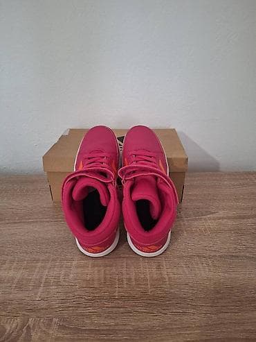 Nove Adidas roze duboke patike br 35 ug 22,5 cm za devojčice at lalafo.rs — 9 Nove Adidas roze duboke patike br 35 ug 22,5 cm za devojčice — 9