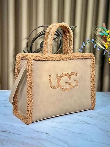 UGG torbe
Cena 5100
Dim.l 29x39
But.P45 at lalafo.rs — 1 UGG torbe
Cena 5100
Dim.l 29x39
But.P45 — 1