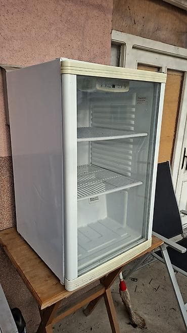 dve suknje po: Profesionalna vitrina frižider sa staklenim vratima at lalafo.rs — 1 dve suknje po: Profesionalna vitrina frižider sa staklenim vratima — 1