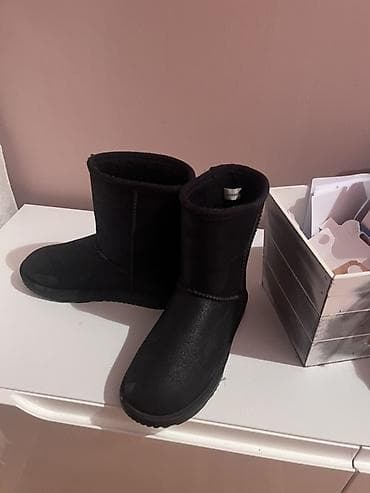 Ugg obuća 37, bоја - Crna na lalafo.rs — 2 Ugg obuća 37, bоја - Crna — 2