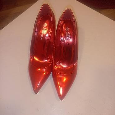 Crvene salonke sa visokom štiklom – sjajni, metalik finiš - Model na lalafo.rs — 2 Crvene salonke sa visokom štiklom – sjajni, metalik finiš - Model — 2