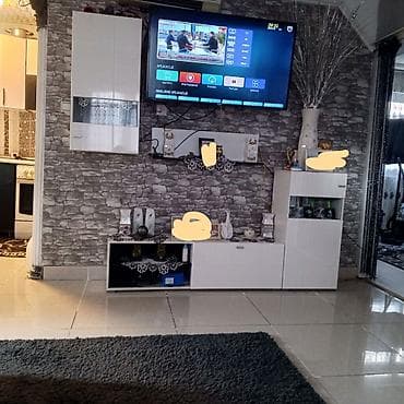 Komoda je u odlicnom stanju kao sto se moze videti za vise info.pisite na lalafo.rs — 3 Komoda je u odlicnom stanju kao sto se moze videti za vise info.pisite — 3