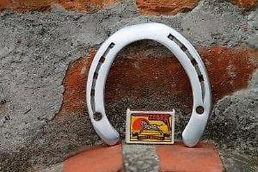 Antiques: Vintage SREĆNA POTKOVICA sa rupama za kačenje na automobil at lalafo.rs — 5 Antiques: Vintage SREĆNA POTKOVICA sa rupama za kačenje na automobil — 5