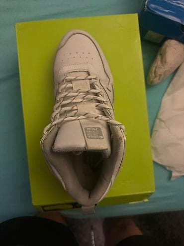 Patike bele Crop 41 1/3
nove na lalafo.rs — 2 Patike bele Crop 41 1/3
nove — 2