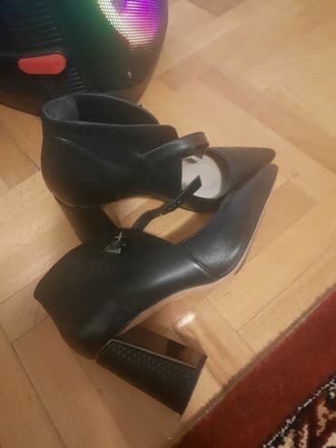 Salonke: Salonke, Capelli Rossi, 37 na lalafo.rs Salonke: Salonke, Capelli Rossi, 37