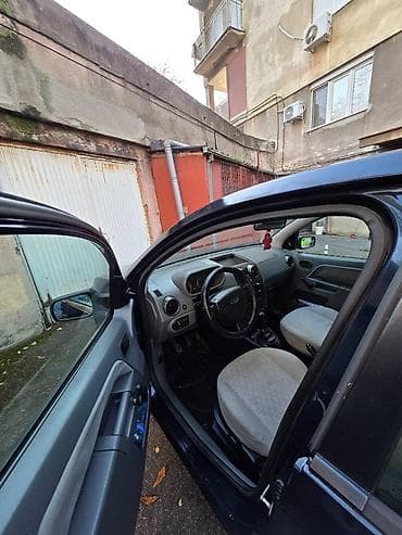 Transport: Ford Fusion – gradski mini-SUV/karavan, petoro vrata, tamno plava at lalafo.rs — 2 Transport: Ford Fusion – gradski mini-SUV/karavan, petoro vrata, tamno plava — 2