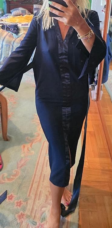 Prelepa elegantna teget haljina. Jednostavna, a savršena. ima dugacak na lalafo.rs — 2 Prelepa elegantna teget haljina. Jednostavna, a savršena. ima dugacak — 2