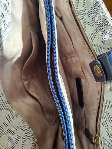 Zenska tasna Michael Kors,samo jednom nosena,original u ekstra stanju at lalafo.rs — 4 Zenska tasna Michael Kors,samo jednom nosena,original u ekstra stanju — 4