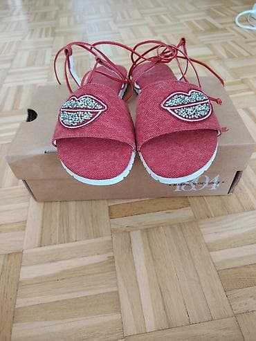 Ženske sandale Bata, crvene boje, sa vezivanjem oko zgloba. Gornji deo na lalafo.rs — 2 Ženske sandale Bata, crvene boje, sa vezivanjem oko zgloba. Gornji deo — 2