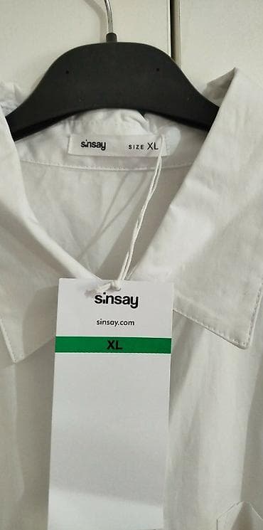 kom sa etiketom: Sinsay bela košulja – veličina XL - Klasičan model sa kragnom i at lalafo.rs — 1 kom sa etiketom: Sinsay bela košulja – veličina XL - Klasičan model sa kragnom i — 1
