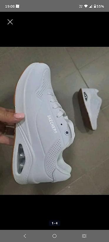 Skechers
36-41
Cena 3300din na lalafo.rs — 2 Skechers
36-41
Cena 3300din — 2