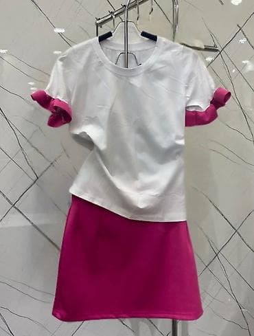 kom sa etiketom: Damski komplet – kratka majica i mini suknja Opis: - Elegantni letnji at lalafo.rs — 7 kom sa etiketom: Damski komplet – kratka majica i mini suknja Opis: - Elegantni letnji — 7