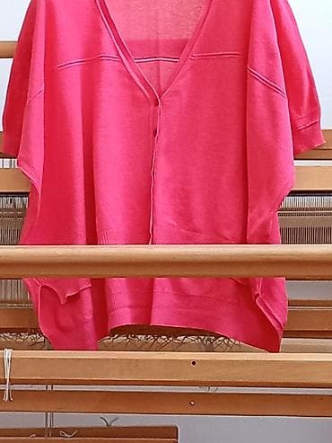 Personal Items: Letnja bluza - džemperčić na kopčanje bez rukava stile benetton, od at lalafo.rs — 10 Personal Items: Letnja bluza - džemperčić na kopčanje bez rukava stile benetton, od — 10