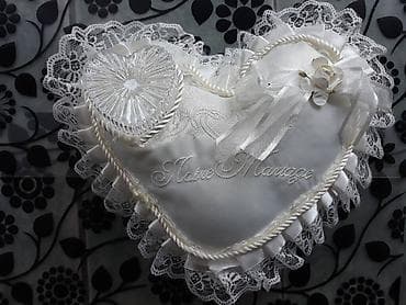 Novo Francusko jastuče za burme za romantično venčanje Prelepo na lalafo.rs Novo Francusko jastuče za burme za romantično venčanje Prelepo