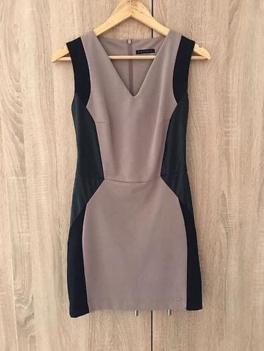 Ballary haljina, veličina 36, sa strane skaj Jednom obučena at lalafo.rs Ballary haljina, veličina 36, sa strane skaj Jednom obučena