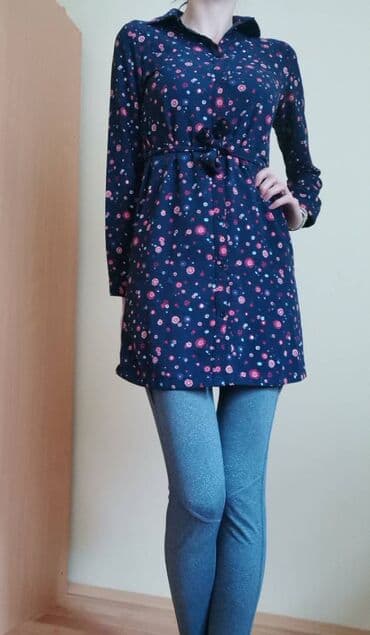 Cvetna košulja-haljina ili tunika XS. Prelepa košulja-haljina za niže na lalafo.rs Cvetna košulja-haljina ili tunika XS. Prelepa košulja-haljina za niže
