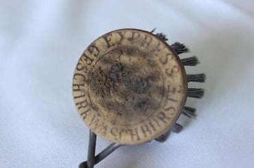 STARA ČETKA ZA ČIŠĆENJE METALA, RETKO | Stara četka za čišćenje na lalafo.rs — 6 STARA ČETKA ZA ČIŠĆENJE METALA, RETKO | Stara četka za čišćenje — 6