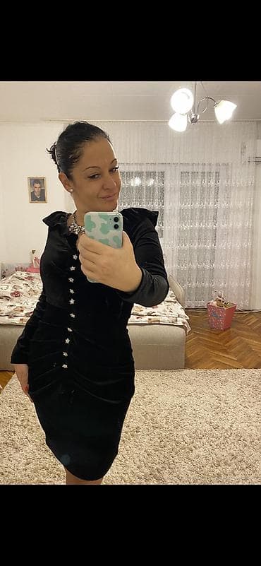 kom sa etiketom: Potpuno nova haljina sa etiketom, placeno preko 10000, preskupa. Kopca at lalafo.rs — 2 kom sa etiketom: Potpuno nova haljina sa etiketom, placeno preko 10000, preskupa. Kopca — 2