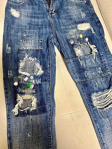 pantalone butiku ali: Neobične iscepane farmerke, lepo očuvane. Naznačena velicina 27 na lalafo.rs — 2 pantalone butiku ali: Neobične iscepane farmerke, lepo očuvane. Naznačena velicina 27 — 2