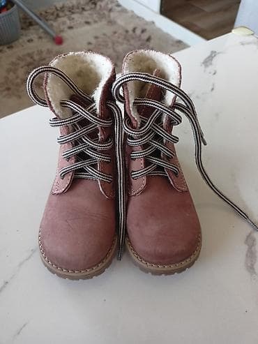 Dečije čizme u roze boji sa pertlama. Unutrašnjost čizama je obložena na lalafo.rs — 1 Dečije čizme u roze boji sa pertlama. Unutrašnjost čizama je obložena — 1