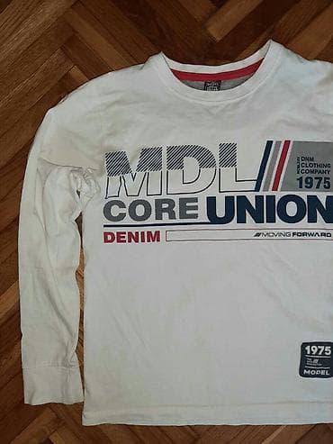 Duks u super stanju,bez mana.
Veličiba 12 na lalafo.rs — 2 Duks u super stanju,bez mana.
Veličiba 12 — 2