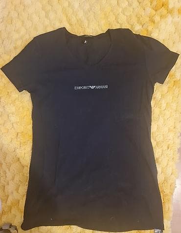 Armani nova original majca. vel. od S. do L. puno je elastica i na lalafo.rs — 2 Armani nova original majca. vel. od S. do L. puno je elastica i — 2