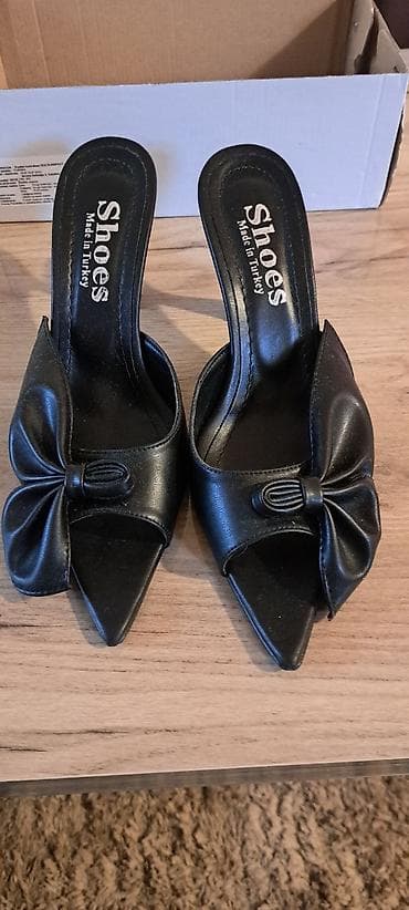 Crne elegantne ženske papuce sa štiklom. - Model: otvorenih peta at lalafo.rs — 4 Crne elegantne ženske papuce sa štiklom. - Model: otvorenih peta — 4