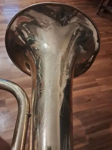 Guitars: Bariton horn, instrument sa par ostecenja kao sto se vidi na slikama at lalafo.rs — 5 Guitars: Bariton horn, instrument sa par ostecenja kao sto se vidi na slikama — 5