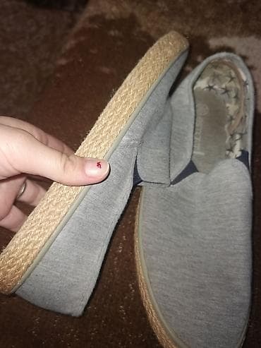 Emsara espadrile
Jednom nosene, u odličnom stanju
Velicina 41 na lalafo.rs — 3 Emsara espadrile
Jednom nosene, u odličnom stanju
Velicina 41 — 3