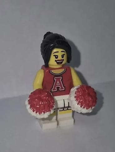 Lego figurica Cheerleader dobro očuvana original iz serije 8 iz 2012 na lalafo.rs Lego figurica Cheerleader dobro očuvana original iz serije 8 iz 2012