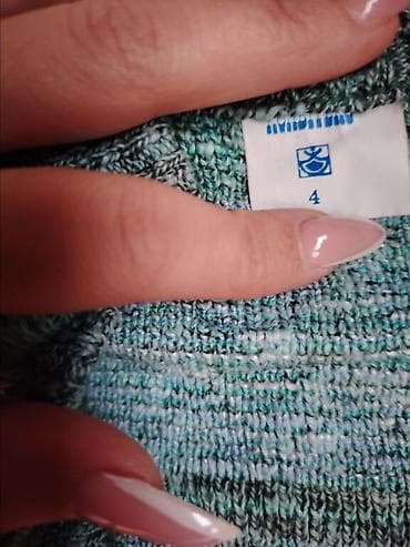 Pleteni kardigan za decu - Veličina: 4 (vidljivo na etiketi) - Model na lalafo.rs — 2 Pleteni kardigan za decu - Veličina: 4 (vidljivo na etiketi) - Model — 2