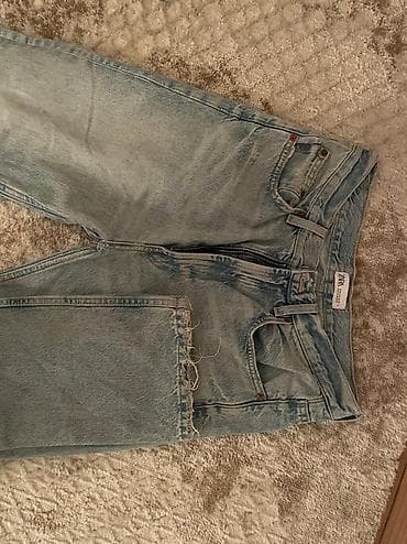 Bershka jeans broj 40 1200 din Zara jeans broj 40 1200 din H&M na lalafo.rs — 1 Bershka jeans broj 40 1200 din Zara jeans broj 40 1200 din H&M — 1