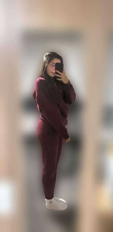 10. Futrovane trenerke
Krem S,M,L i Xl
Bordo M i Xl
Cena 3350 din na lalafo.rs 10. Futrovane trenerke
Krem S,M,L i Xl
Bordo M i Xl
Cena 3350 din