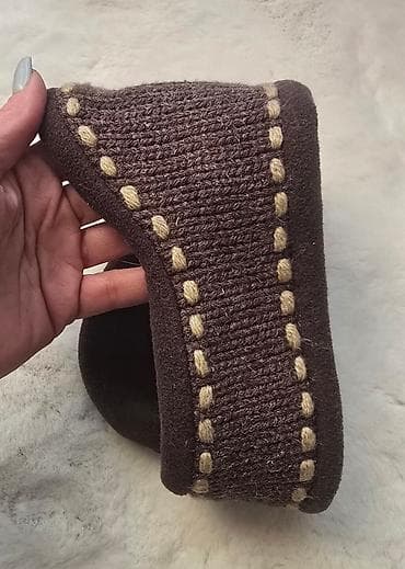 Grejač za uši za devojčice, oko 10- 12 godina. Braon boje, topao na lalafo.rs — 1 Grejač za uši za devojčice, oko 10- 12 godina. Braon boje, topao — 1